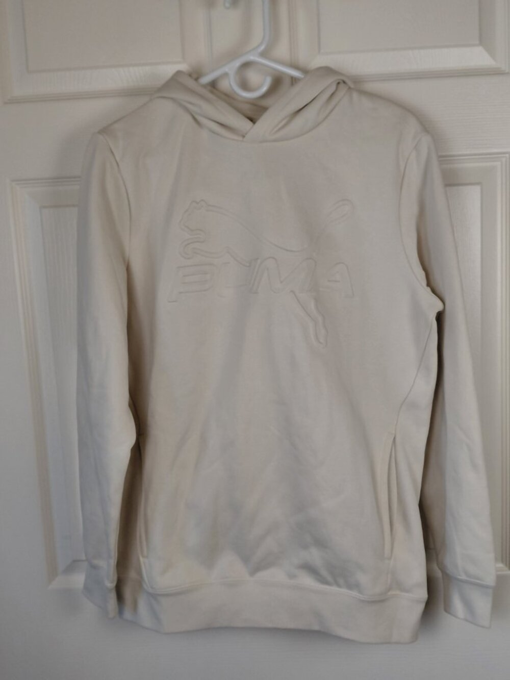 Men's NWT Puma Embossed Logo Hoodie in Alpine Snow Size M